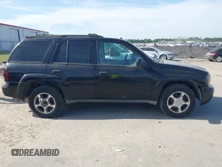 2007 Chevrolet TrailBlazer LS with VIN 1GNDS13S672255756, listed as a IAAI auction lot 42080597 with 194,335 mi miles. Bid and sale history available at carsss.com. Image 15.