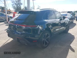 2022 Porsche Macan with VIN WP1AA2A56NLB01345, listed as a IAAI auction lot 41575471 with 22,445 mi miles. Bid and sale history available at carsss.com. Image 4.