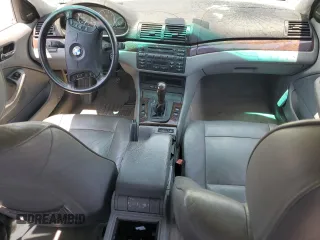 2005 BMW 3 Series 330i with VIN WBAEV53485KM39295, listed as a Copart auction lot 61581235 with 185,054 mi miles and Salvage title. Bid and sale history available at DreamBid. Image 8.