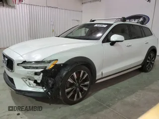 2020 Volvo V60 z VIN YV4102WK0L1040079, wystawiony jako Copart lot #47514784 z przebiegiem 33 867 mil mil oraz Nie do naprawy. Historia ofert i sprzedaży dostępna na DreamBid. Obrazek 1.