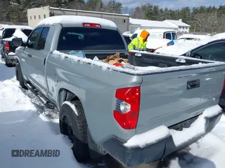 2014 Toyota Tundra 4WD Truck SR with VIN 5TFUM5F13EX051817, listed as a IAAI auction lot 41572338 with 138,459 mi miles. Bid and sale history available at carsss.com. Image 3.
