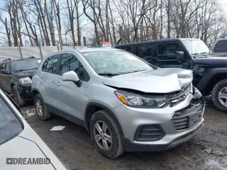 2018 Chevrolet Trax LS with VIN KL7CJNSB1JB609817, listed as a IAAI auction lot 41468789 with NaN miles. Bid and sale history available at carsss.com. Image 1.
