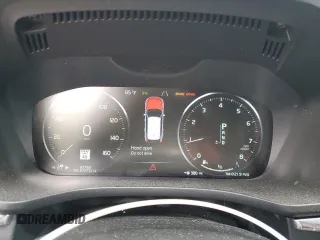 2019 Volvo XC60 R-Design z VIN LYVA22RMXKB234121, wystawiony jako Copart lot #57457405 z przebiegiem 93 792 mil mil oraz Szkoda całkowita • Salvage title. Historia ofert i sprzedaży dostępna na DreamBid. Obrazek 9.