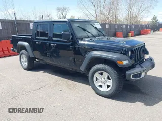 2023 Jeep Gladiator Willys z VIN 1C6HJTAG8PL532867, wystawiony jako IAAI lot #41938483 z przebiegiem 54 867 mil mil oraz . Historia ofert i sprzedaży dostępna na DreamBid. Obrazek 1.