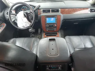 2008 Chevrolet Suburban LTZ with VIN 3GNFK16Y58G195633, listed as a Copart auction lot 43244645 with 201,312 mi miles and Clean Title. Bid and sale history available at carsss.com. Image 8.