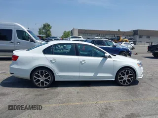 2015 Volkswagen Jetta SE with VIN 3VWD17AJ7FM356897, listed as a IAAI auction lot 42431731 with 121,184 mi miles and . Bid and sale history available at DreamBid. Image 13.