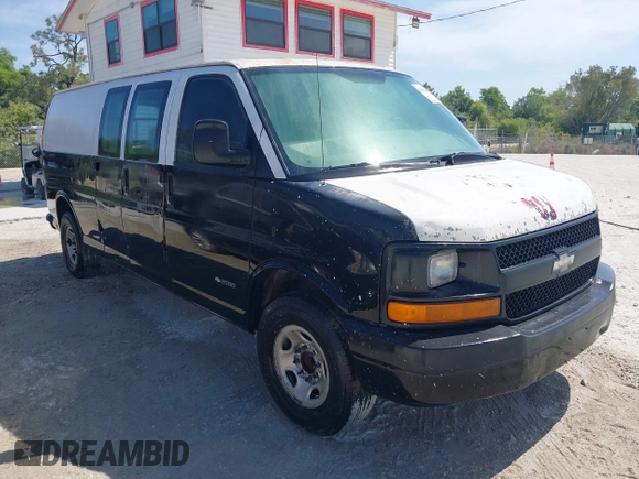 2005 Chevrolet Express Cargo Van with VIN 1GCGG29VX51196213, listed as a IAAI auction lot 41897062 with 417,674 mi miles. Bid and sale history available at carsss.com. Image 1.