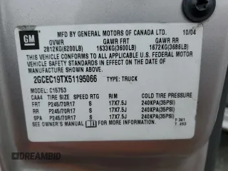 2005 Chevrolet Silverado 1500 LS z VIN 2GCEC19TX51195066, wystawiony jako Copart lot #56868765 z przebiegiem 162 105 mil mil oraz Czysty tytuł • Clean title. Historia ofert i sprzedaży dostępna na DreamBid. Obrazek 12.