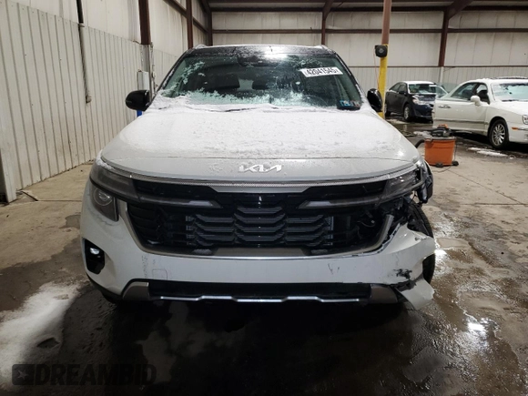 2025 Kia Seltos S with VIN KNDEUCAA0S7696694, listed as a Copart auction lot 42041545 with 4,330 mi miles and Salvage Title. Bid and sale history available at carsss.com. Image 5.