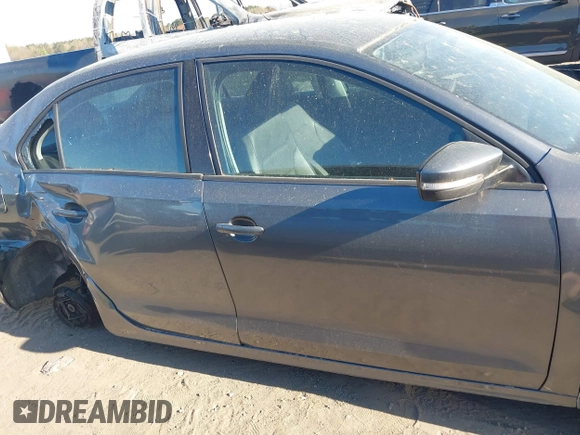 2011 Volkswagen Jetta Sedan SE w/Convenience & Sunroof PZEV with VIN 3VWDZ7AJ0BM357277, listed as a IAAI auction lot 41897588 with 149,710 mi miles. Bid and sale history available at carsss.com. Image 14.