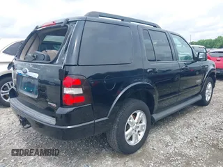 2007 Ford Explorer XLT z VIN 1FMEU73E67UB85924, wystawiony jako IAAI lot #39377653 z przebiegiem 221 298 mil mil oraz . Historia ofert i sprzedaży dostępna na DreamBid. Obrazek 4.