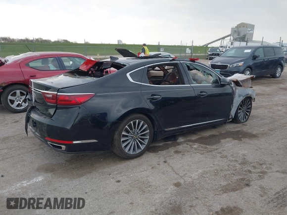 2017 Kia Cadenza Premium z VIN KNALC4J18H5036467, wystawiony jako IAAI lot #39302671 z przebiegiem Nie podano mil oraz . Historia ofert i sprzedaży dostępna na DreamBid. Obrazek 4.