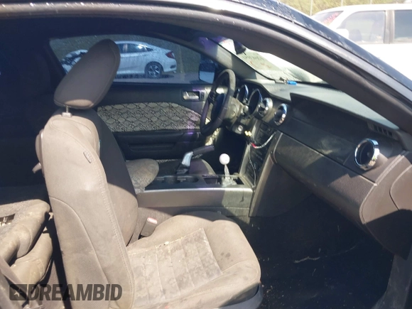 2009 Ford Mustang GT with VIN 1ZVHT82H495146300, listed as a IAAI auction lot 42603951 with 185,265 mi miles and . Bid and sale history available at DreamBid. Image 5.