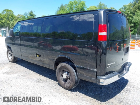 2018 Chevrolet Express Passenger LT with VIN 1GAZGPFG2J1320909, listed as a IAAI auction lot 42332001 with 89,732 mi miles and . Bid and sale history available at DreamBid. Image 3.