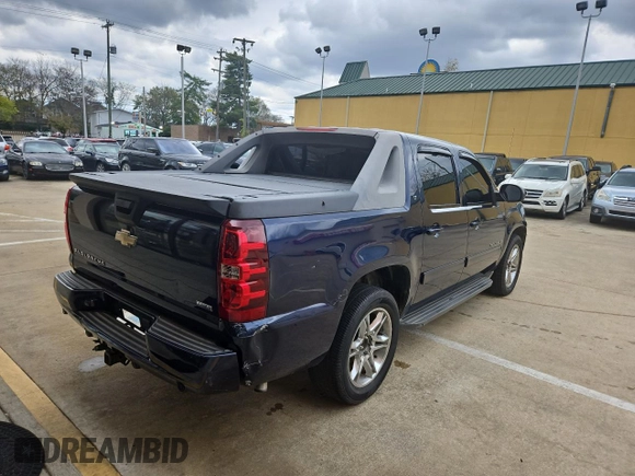 2010 Chevrolet Avalanche LT with VIN 3GNNCFE09AG124832, listed as a Copart auction lot 81128834 with 136,595 mi miles and Clean Title. Bid and sale history available at carsss.com. Image 4.