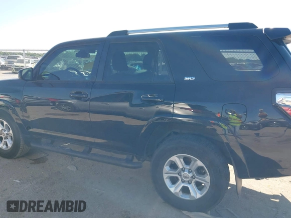2021 Toyota 4Runner SR5 with VIN JTEEU5JR7M5242390, listed as a IAAI auction lot 42241384 with 43,695 mi miles and . Bid and sale history available at DreamBid. Image 14.