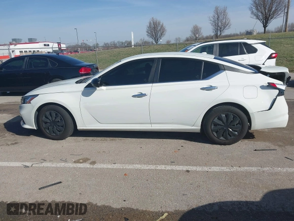 2020 Nissan Altima 2.5 S with VIN 1N4BL4BV9LC256422, listed as a IAAI auction lot 41805700 with 117,886 mi miles. Bid and sale history available at carsss.com. Image 14.