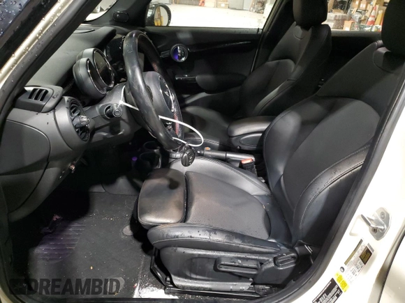 2017 MINI Hardtop 4 Door Cooper S z VIN WMWXU3C52H2D31688, wystawiony jako Copart lot #85785404 z przebiegiem 69 849 mil mil oraz Szkoda całkowita • Salvage title. Historia ofert i sprzedaży dostępna na DreamBid. Obrazek 7.