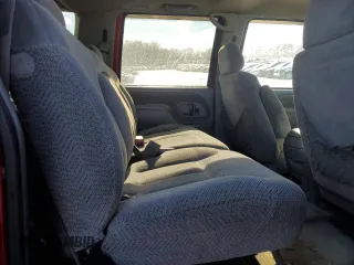 1997 GMC Suburban z VIN 3GKGK26J9VG515459, wystawiony jako Copart lot #87515385 z przebiegiem 205 982 mil mil oraz Szkoda całkowita • Salvage title. Historia ofert i sprzedaży dostępna na DreamBid. Obrazek 12.