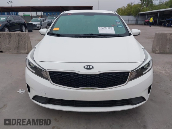 2017 Kia Forte LX with VIN 3KPFK4A7XHE112475, listed as a IAAI auction lot 40762895 with 61,394 mi miles. Bid and sale history available at carsss.com. Image 12.