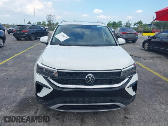 2024 Volkswagen Taos SE z VIN 3VVEX7B26RM128537, wystawiony jako IAAI lot #42344341 z przebiegiem 8 723 mil mil oraz . Historia ofert i sprzedaży dostępna na DreamBid. Obrazek 12.