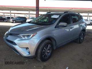 2018 Toyota RAV4 XLE with VIN 2T3WFREV5JW426314, listed as a IAAI auction lot 42075341 with 69,862 mi miles. Bid and sale history available at carsss.com. Image 17.