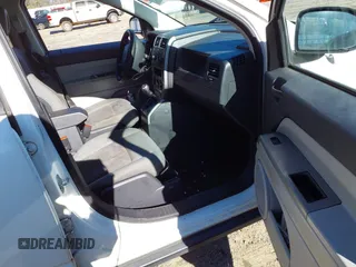 2007 Jeep Compass Sport with VIN 1J8FT47W37D416252, listed as a IAAI auction lot 41640700 with 358,129 mi miles. Bid and sale history available at carsss.com. Image 5.
