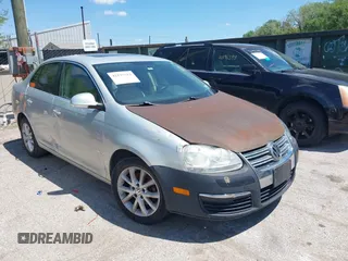 2010 Volkswagen Jetta Limited Edition с VIN 3VWRX7AJXAM044179, выставлен на аукционе IAAI как лот 42197314 с пробегом 195 146 миль миль и . История ставок и продаж доступна на DreamBid. Изображение 1.