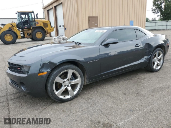 2010 Chevrolet Camaro 2LT z VIN 2G1FC1EV0A9165381, wystawiony jako Copart lot #60524125 z przebiegiem 223 056 mil mil oraz Szkoda całkowita • Salvage title. Historia ofert i sprzedaży dostępna na DreamBid. Obrazek 1.