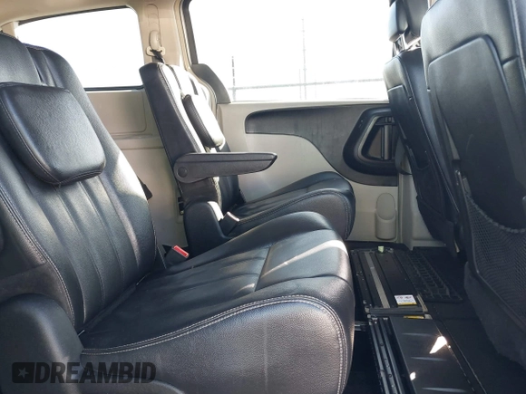 2014 Chrysler Town & Country Touring with VIN 2C4RC1BGXER270140, listed as a IAAI auction lot 41068771 with 144,820 mi miles. Bid and sale history available at carsss.com. Image 8.