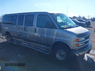 2002 Chevrolet Express with VIN 1GAGG29R821215025, listed as a IAAI auction lot 41615874 with 195,769 mi miles. Bid and sale history available at carsss.com. Image 1.