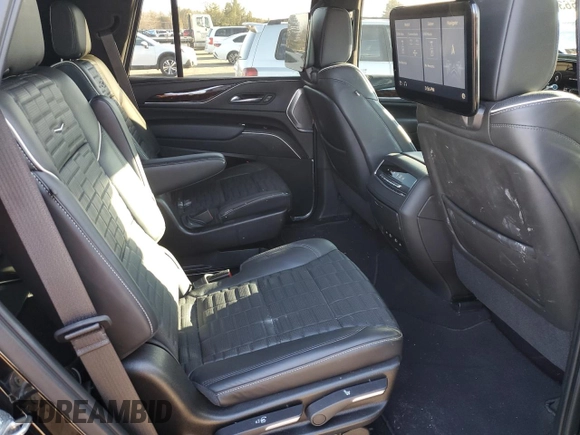 2021 Cadillac Escalade Sport Platinum z VIN 1GYS4GKL8MR263409, wystawiony jako Copart lot #45634055 z przebiegiem 46 790 mil mil oraz Szkoda całkowita • Salvage title. Historia ofert i sprzedaży dostępna na DreamBid. Obrazek 11.