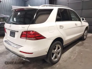 2017 Mercedes-Benz GLE 350 z VIN 4JGDA5HB2HA913359, wystawiony jako IAAI lot #42017821 z przebiegiem 81 885 mil mil oraz . Historia ofert i sprzedaży dostępna na DreamBid. Obrazek 4.