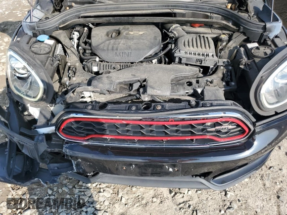 2019 MINI Countryman John Cooper Works with VIN WMZYV9C5XK3F02695, listed as a Copart auction lot 63736285 with 82,706 mi miles and Salvage title. Bid and sale history available at DreamBid. Image 11.