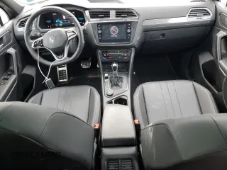 2023 Volkswagen Tiguan SE R-Line Black с VIN 3VV8B7AX1PM023703, выставлен на аукционе Copart как лот 47397265 с пробегом 37 540 миль миль и Списание • Salvage title. История ставок и продаж доступна на DreamBid. Изображение 8.