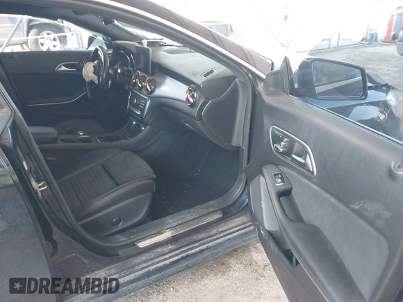 2018 Mercedes-Benz CLA 250 z VIN WDDSJ4EB7JN638005, wystawiony jako IAAI lot #42363579 z przebiegiem 72 264 mil mil oraz . Historia ofert i sprzedaży dostępna na DreamBid. Obrazek 5.