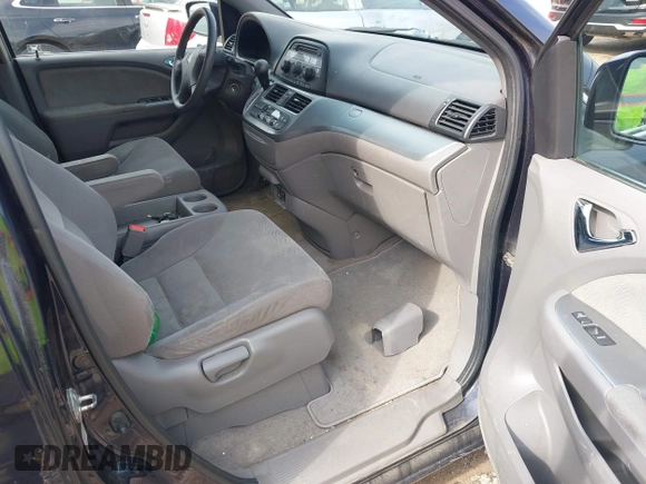 2008 Honda Odyssey EX with VIN 5FNRL384X8B041143, listed as a IAAI auction lot 42085191 with 218,724 mi miles. Bid and sale history available at carsss.com. Image 5.