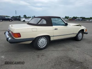 1989 Mercedes-Benz 560 with VIN WDBBA48D9KA102252, listed as a Copart auction lot 61684484 with 111,537 mi miles and Salvage Title. Bid and sale history available at carsss.com. Image 3.