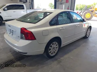 2008 Volvo S40 2.4L z VIN YV1MS382X82375634, wystawiony jako IAAI lot #42324249 z przebiegiem 136 349 mil mil oraz . Historia ofert i sprzedaży dostępna na DreamBid. Obrazek 4.