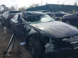 2020 Kia Optima LX z VIN 5XXGT4L31LG418136, wystawiony jako IAAI lot #42048290 z przebiegiem 62 810 mil mil oraz . Historia ofert i sprzedaży dostępna na DreamBid. Obrazek 6.
