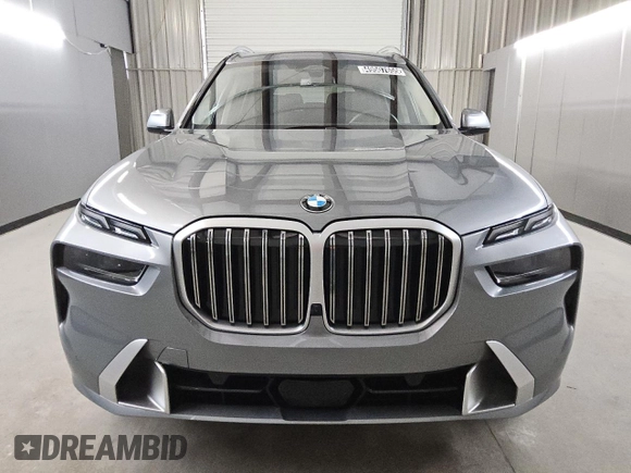 2025 BMW X7 xDrive40i with VIN 5UX23EM07S9X65923, listed as a Copart auction lot 49507655 with 8,891 mi miles and Clean Title. Bid and sale history available at carsss.com. Image 5.