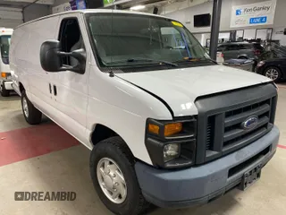 2013 Ford Econoline Cargo Commercial z VIN 1FTSS3EL7DDA44003, wystawiony jako IAAI lot #42376449 z przebiegiem 50 732 mil mil oraz . Historia ofert i sprzedaży dostępna na DreamBid. Obrazek 1.