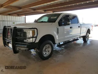 2018 Ford F-250 XL z VIN 1FT7W2B63JEC24474, wystawiony jako Copart lot #52757685 z przebiegiem 288 562 mil mil oraz Czysty tytuł • Clean title. Historia ofert i sprzedaży dostępna na DreamBid. Obrazek 1.