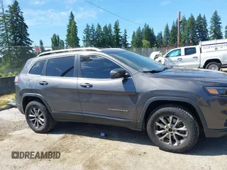2019 Jeep Cherokee Latitude Plus z VIN 1C4PJMLNXKD195563, wystawiony jako IAAI lot #42461618 z przebiegiem 78 603 mil mil oraz . Historia ofert i sprzedaży dostępna na DreamBid. Obrazek 13.