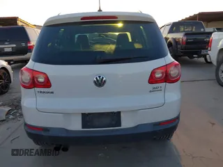 2010 Volkswagen Tiguan SEL with VIN WVGBV7AX4AW514362, listed as a IAAI auction lot 41413300 with 154,201 mi miles and . Bid and sale history available at DreamBid. Image 16.