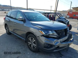 2017 Nissan Pathfinder SL with VIN 5N1DR2MM4HC622705, listed as a IAAI auction lot 41419090 with 218,879 mi miles. Bid and sale history available at carsss.com. Image 1.