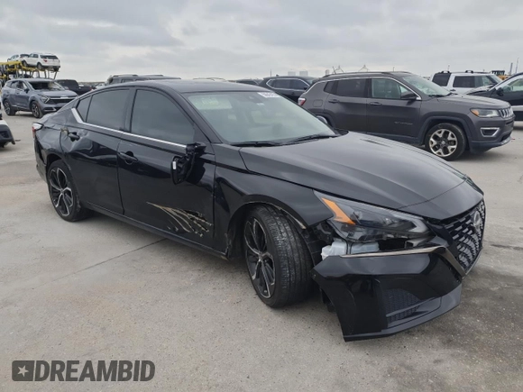 2023 Nissan Altima 2.5 SR with VIN 1N4BL4CV4PN400466, listed as a Copart auction lot 50643435 with 33,369 mi miles and Salvage Title. Bid and sale history available at carsss.com. Image 4.