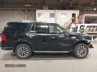 2005 Lincoln Navigator Luxury with VIN 5LMFU28545LJ01079, listed as a IAAI auction lot 41566735 with 217,878 mi miles. Bid and sale history available at carsss.com. Image 14.