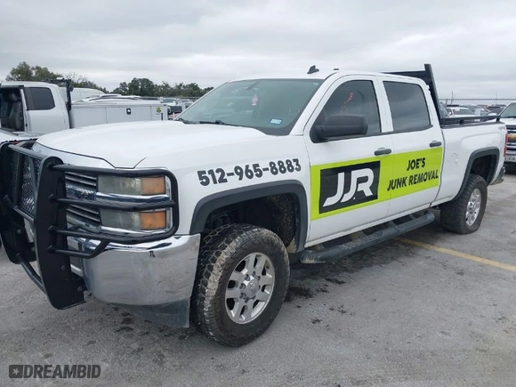 2015 Chevrolet Silverado 2500HD LT with VIN 1GC1KVEGXFF133842, listed as a IAAI auction lot 41572202 with 266,016 mi miles. Bid and sale history available at carsss.com. Image 2.