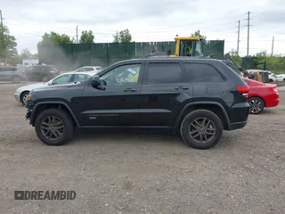 2016 Jeep Grand Cherokee Laredo z VIN 1C4RJFAG6GC475857, wystawiony jako IAAI lot #42311448 z przebiegiem 106 472 mil mil oraz . Historia ofert i sprzedaży dostępna na DreamBid. Obrazek 14.